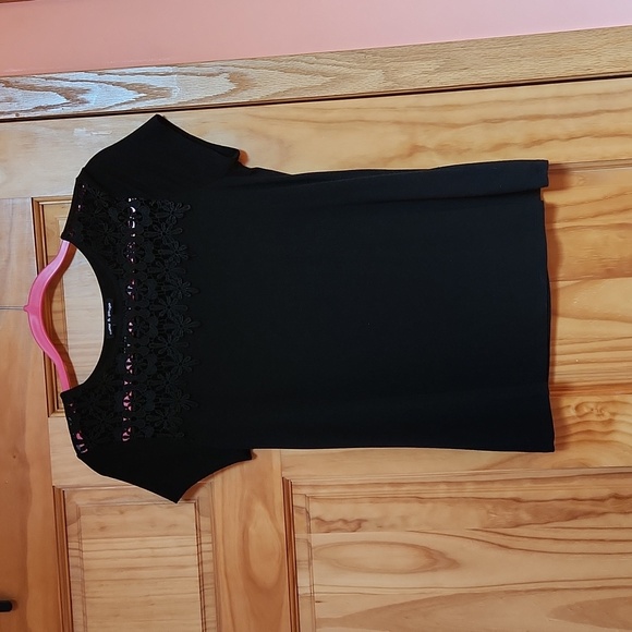 Small black top - Picture 2 of 4